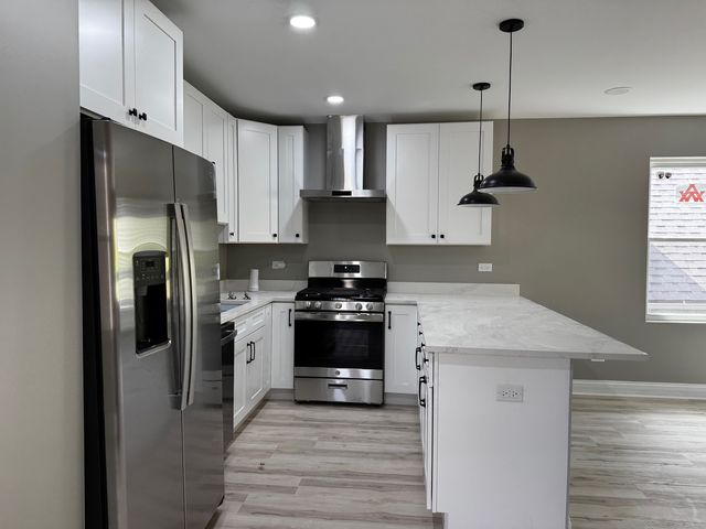 653 N Spaulding Avenue, Chicago, IL 60624