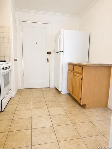 65-45 Yellowstone Boulevard 5C, Forest Hills, NY 11375
