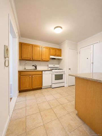 65-45 Yellowstone Boulevard 5C, Forest Hills, NY 11375