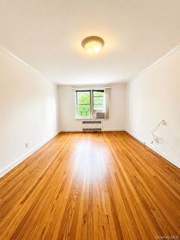 65-45 Yellowstone Boulevard 5C, Forest Hills, NY 11375