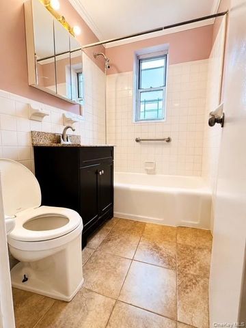 65-45 Yellowstone Boulevard 5C, Forest Hills, NY 11375