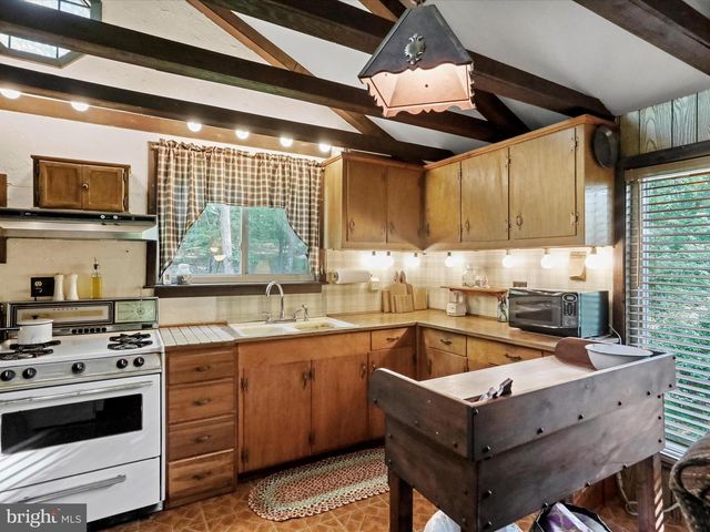 600 CABIN DRIVE, Hedgesville, WV 25427
