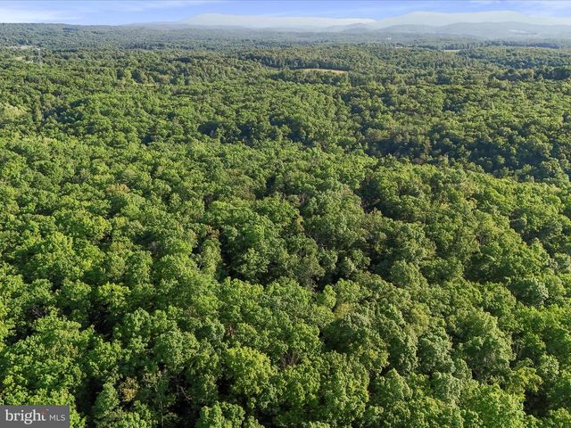 600 CABIN DRIVE, Hedgesville, WV 25427
