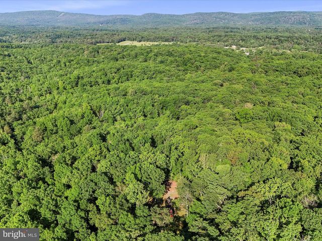 600 CABIN DRIVE, Hedgesville, WV 25427
