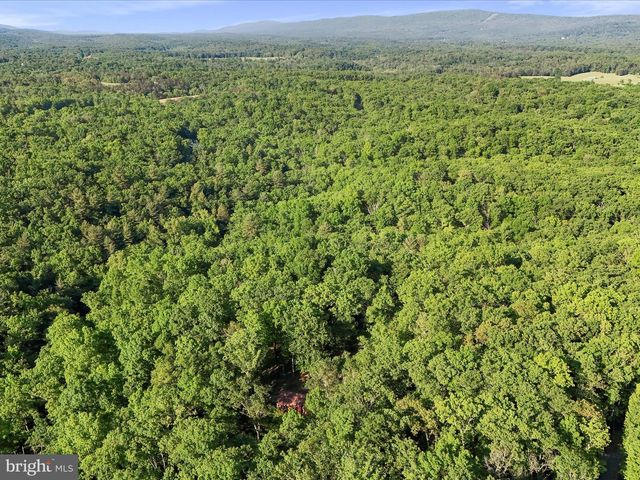 600 CABIN DRIVE, Hedgesville, WV 25427
