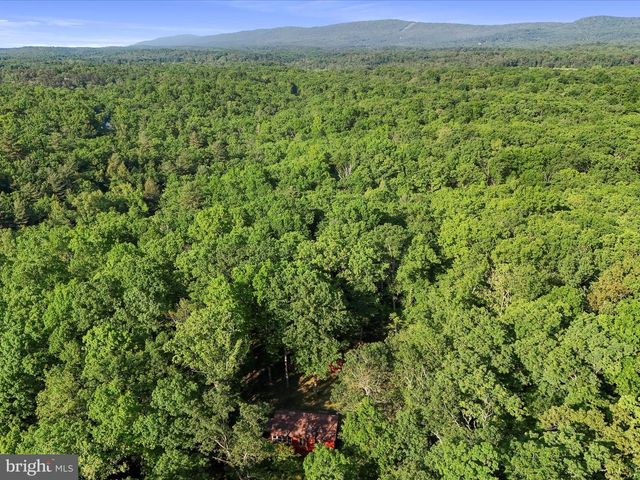 600 CABIN DRIVE, Hedgesville, WV 25427