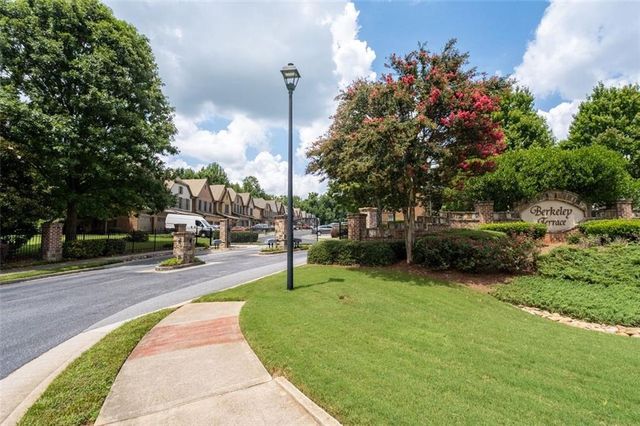 4922 Berkeley Oak Circle, Peachtree Corners, GA 30092