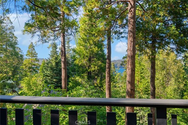 270 Flower Drive, Lake Arrowhead, CA 92352