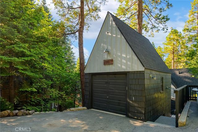 270 Flower Drive, Lake Arrowhead, CA 92352