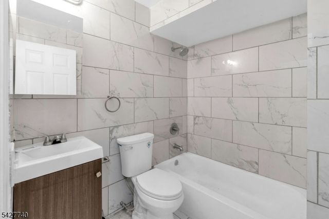 173 3Rd St, Elizabeth City, NJ 07206