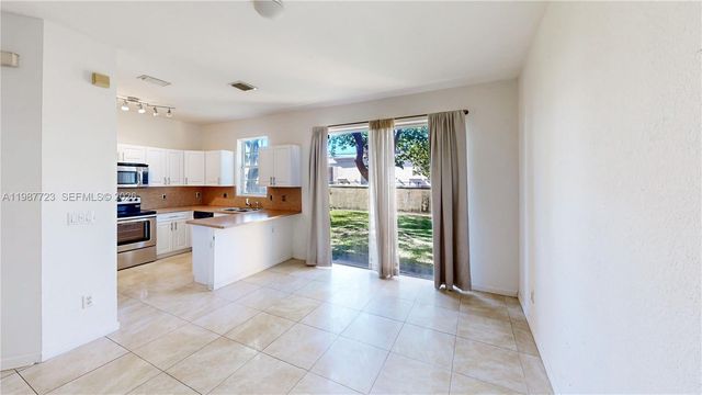 686 NE 21st Ave, Homestead, FL 33033