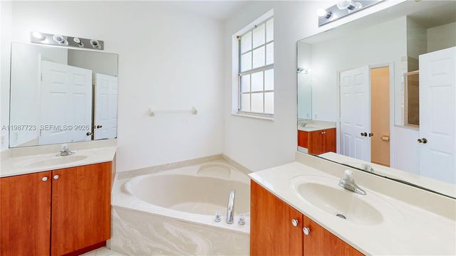 686 NE 21st Ave, Homestead, FL 33033