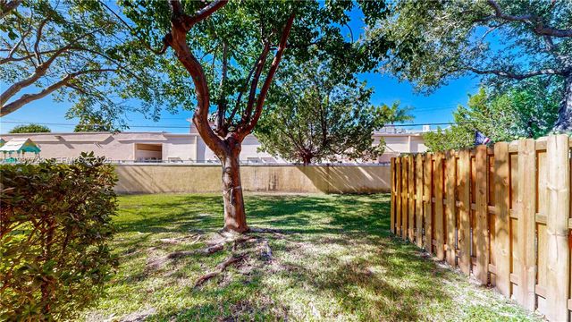 686 NE 21st Ave, Homestead, FL 33033