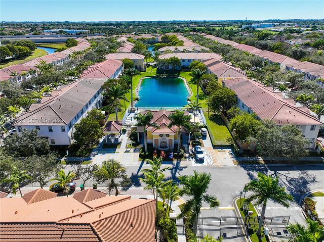 686 NE 21st Ave, Homestead, FL 33033