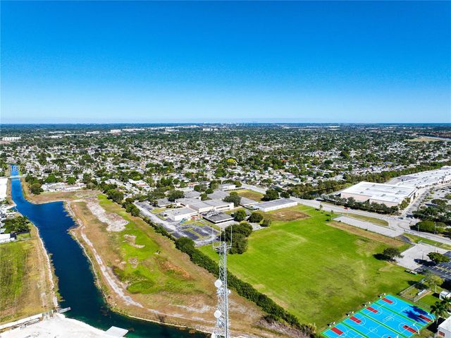 686 NE 21st Ave, Homestead, FL 33033