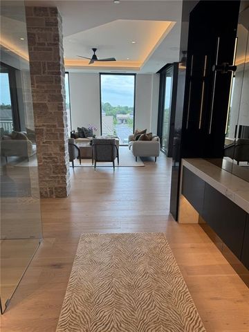 4951 W 134 Street 301, Leawood, KS 66209