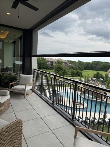 4951 W 134 Street 301, Leawood, KS 66209