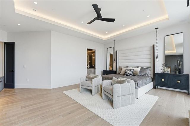 4951 W 134 Street 301, Leawood, KS 66209