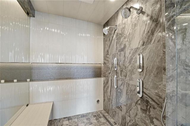 4951 W 134 Street 301, Leawood, KS 66209