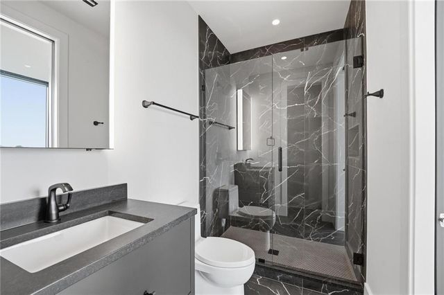 4951 W 134 Street 301, Leawood, KS 66209
