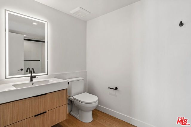 10700 Tabor Street PH2, Los Angeles, CA 90034