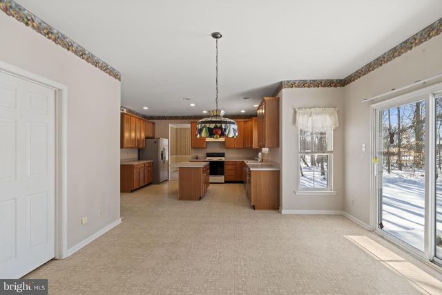 332 FORREST LN, Swedesboro, NJ 08085