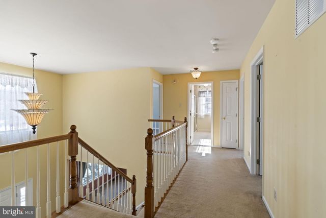 332 FORREST LN, Swedesboro, NJ 08085