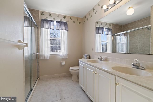 332 FORREST LN, Swedesboro, NJ 08085