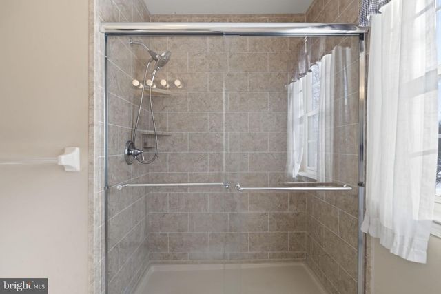 332 FORREST LN, Swedesboro, NJ 08085