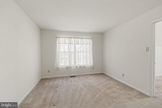 332 FORREST LN, Swedesboro, NJ 08085