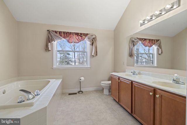 332 FORREST LN, Swedesboro, NJ 08085