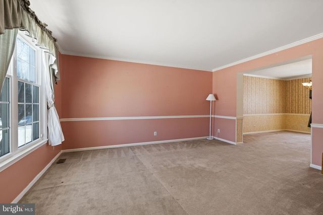 332 FORREST LN, Swedesboro, NJ 08085