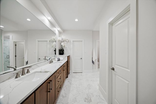 5665 Pine Forest Road, Houston, TX 77056