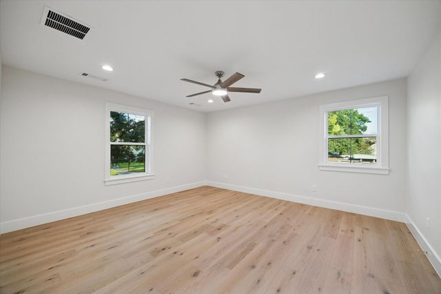 5665 Pine Forest Road, Houston, TX 77056