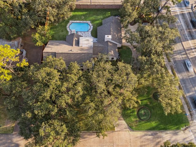 5665 Pine Forest Road, Houston, TX 77056