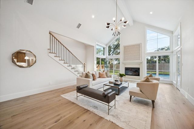 5665 Pine Forest Road, Houston, TX 77056