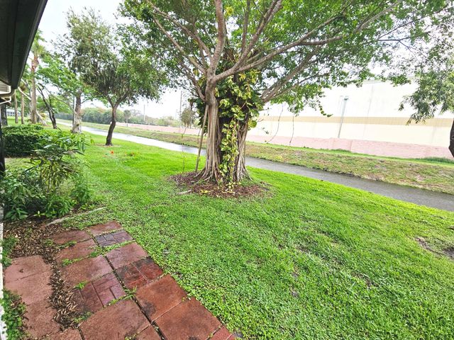 16 Vía De Casas Sur 103, Boynton Beach, FL 33426