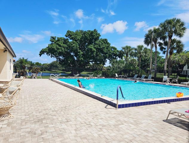16 Vía De Casas Sur 103, Boynton Beach, FL 33426