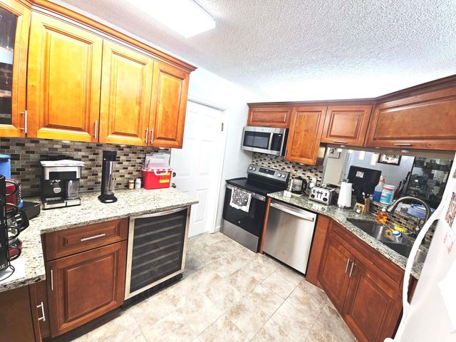 16 Vía De Casas Sur 103, Boynton Beach, FL 33426