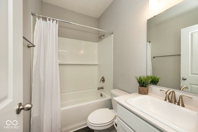 6890 Ben Riley Court, Plainfield, IN 46168