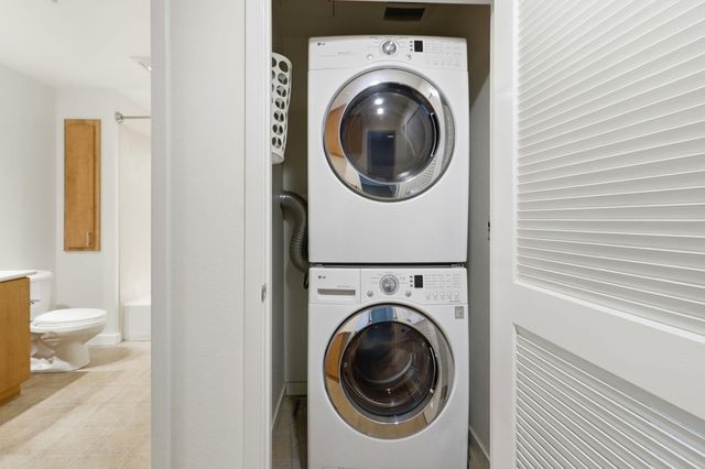 3090 3090 Glascock Street 102, Oakland, CA 94601