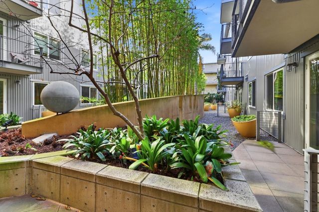 3090 3090 Glascock Street 102, Oakland, CA 94601