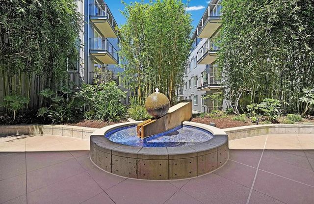 3090 3090 Glascock Street 102, Oakland, CA 94601