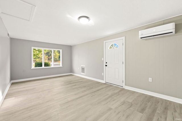 2228 E Gump Road, Fort Wayne, IN 46845