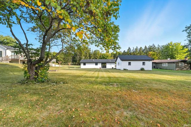 2228 E Gump Road, Fort Wayne, IN 46845