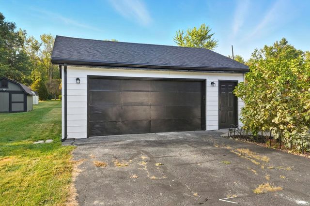 2228 E Gump Road, Fort Wayne, IN 46845