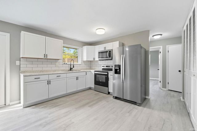 2228 E Gump Road, Fort Wayne, IN 46845