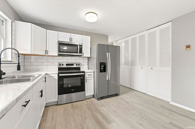 2228 E Gump Road, Fort Wayne, IN 46845