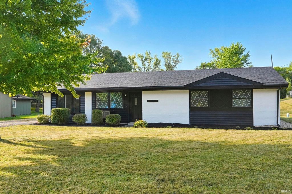 2228 E Gump Road, Fort Wayne, IN 46845