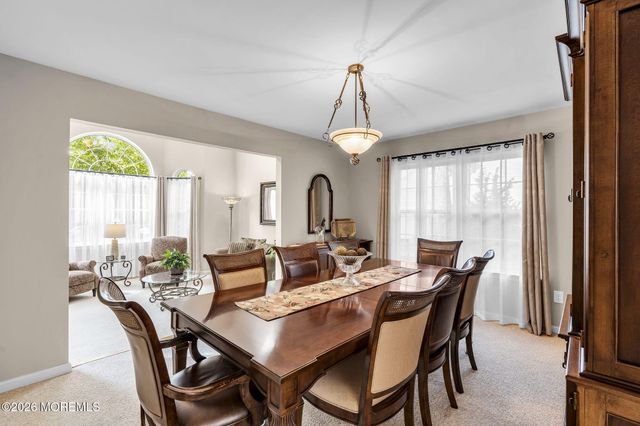 6 Edinburgh Court, Jackson, NJ 08527